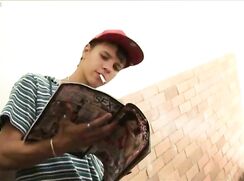 Str8 Chap Jerk-off in the Street