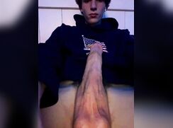 Zander's Schlong Has Got It Going On