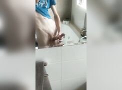 [Twit] [501] Spraying cum ropes everywhere