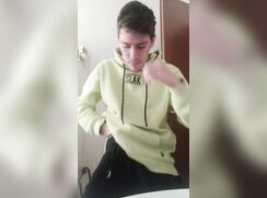 MENINO punhetando no banheiro cam boys porn