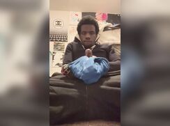 [Twit] [514] Boy couldn’t control those nuts