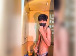 YOUNG ASIAN BOY BUSSIN