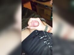Dnz twink gushes cum