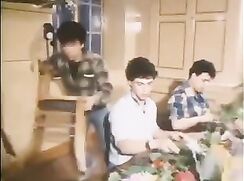 Les Minets Sauvages (Wild and Crazy Boys) (1984)