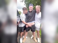 Friends pissing together2