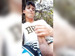 [ABX][4][385] - Masturbacion big cum en el Rio