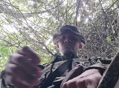 [ABX][4][420] - Colombian soldier takes advantage of the guard to...