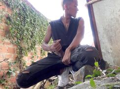 [ABX][4][422] - I was walking and I wanted to masturbate behind these houses