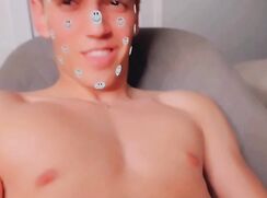online Danny,18, USA, cums on his face