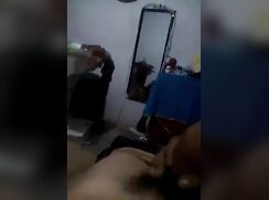 Colombiano se la muestra a su amigo