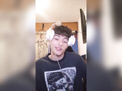 Gamer Argentino is smoking pot and exposing his cock - cam porn