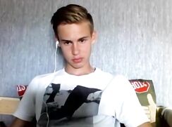Uncut lad wanks webcam
