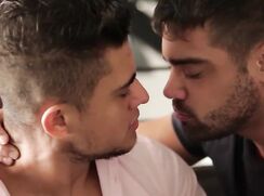 Gespierde kêrels fokken na werk