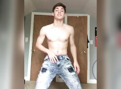 hot twink dancing