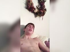 Cute hung lad unloads on himself