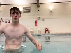 twink wanking in the pool