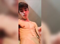 Muscle boy quick cum