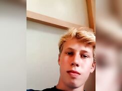 cute bolnde wankhis big cock