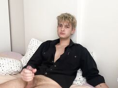 [ABX][4][971] - After the job interview, I got horny and masturbated.