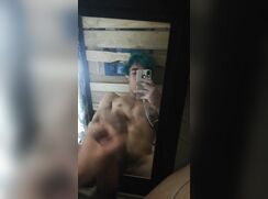 [Twit] [646] Oh boy wanks mirror