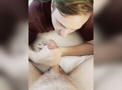 Beautiful Twink Loves To Make You Enjoy Fast To Get Good Cum in Her Mouth