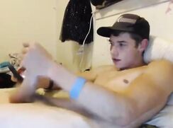 pretty smile face and body cute guy wank and cum