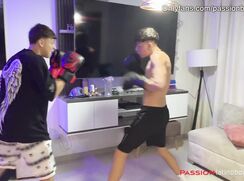 Chamos peleando y luego cojen - Top machitos boys fighting, then fuck, slap, spit