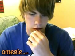 georgeous guy chill listen music wank