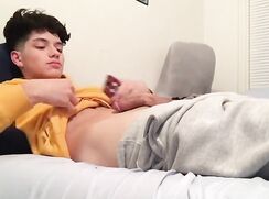 FT Yellow hoody twink masturbating