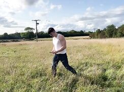 Muscle Bareback Outside