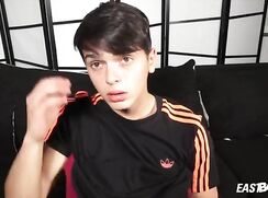 Finn Harper gets handjob