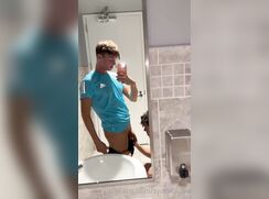 Twinks sex in Gym restroom