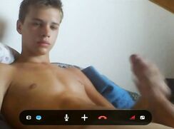 19 yo blonde cute face fit body guy cam wank