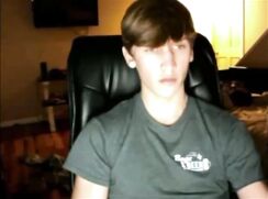 cute 19 yo wank reveals big dick