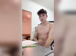 [Twit] [740] I've tried so hard to focus on my homework