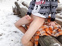 [ABX][5][355] - The guy jerked off and finished in the snowy forest