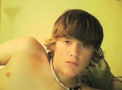 cute face chill night wanking chat with...