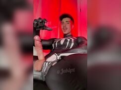 Hunk shoots a massive load