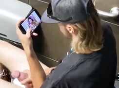 Dude Watch St8 Porn in Stall & Cums Record Cam