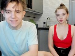 Couple on webcam on Chaturbate