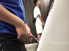 JAPANESE YOUNG PISS SPY HD