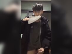 Cute and Horny Chinese Boy Big Cumshot Gay Porn Tube