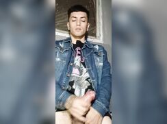 MENINO LATINO COM BELO CASSETE NUMA PUNHETA ARRETADA BOYS PORN