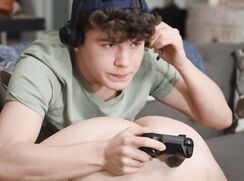 eating ass while watching video games