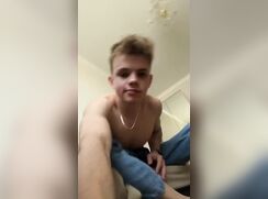 Cute Sofa Wanker Cam Boys Porn
