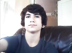 ZBoys Str8 Boy Wanking with friend on cam and cum clamp with pulsating cock