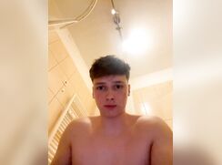 HOTTIE WANKING AND CUMMING GAY PORN BOY