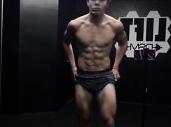 bodybuilder showing off legs pt2