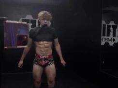 bodybuilder showing off legs pt3