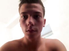 cute blonde get hornie at night jack chat to....